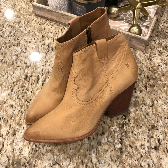 Frye Reina Tan Burnished Finish Bootie 10 - Picture 4 of 12